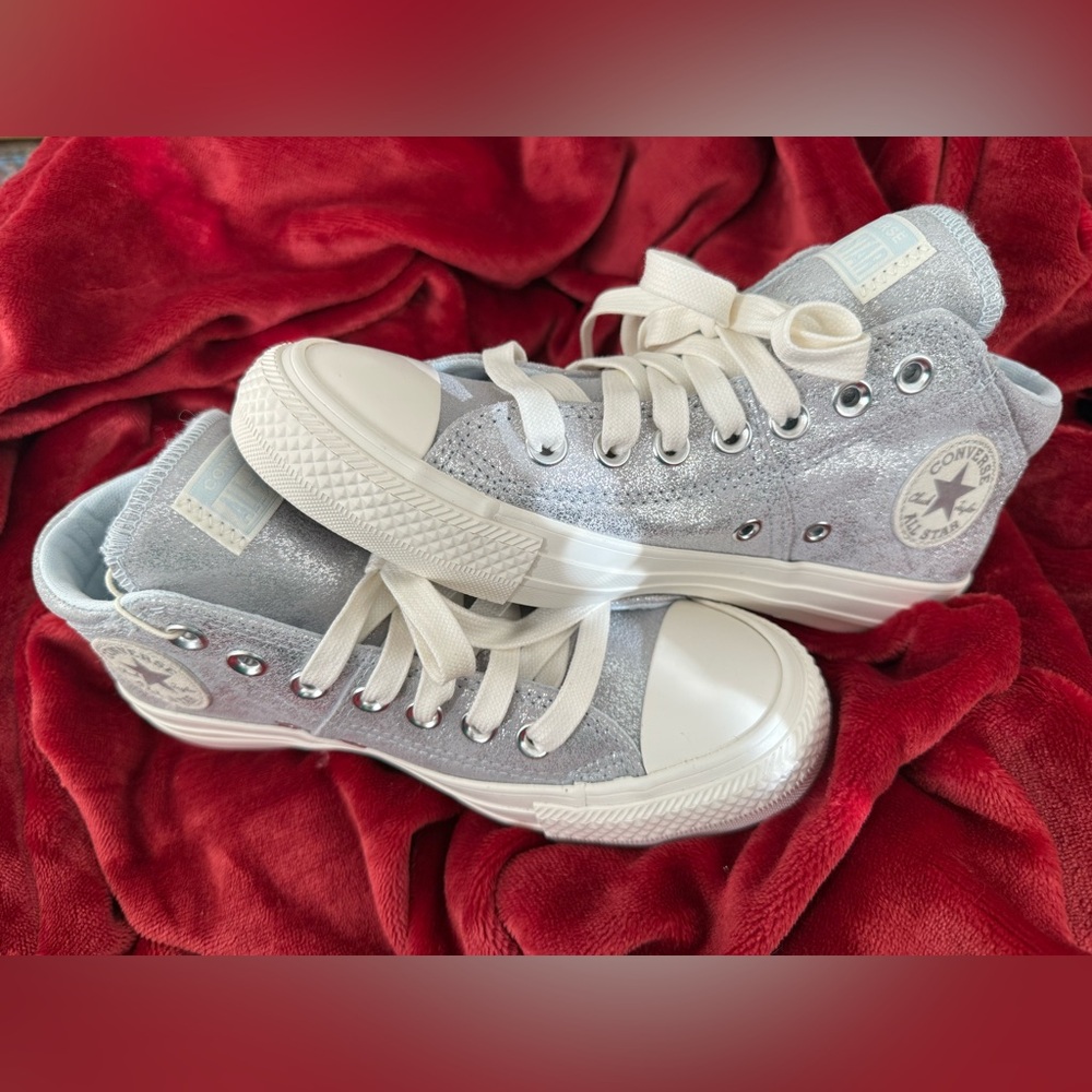 *NEW* Converse Women’s CTAS, Madison Mid Top, “Winter Slay” color, Size 6